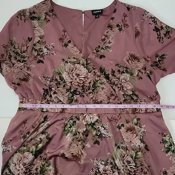 TORRID MIDI CHIFFON SURPLICE DRESS/ 2X. - Picture 8 of 13